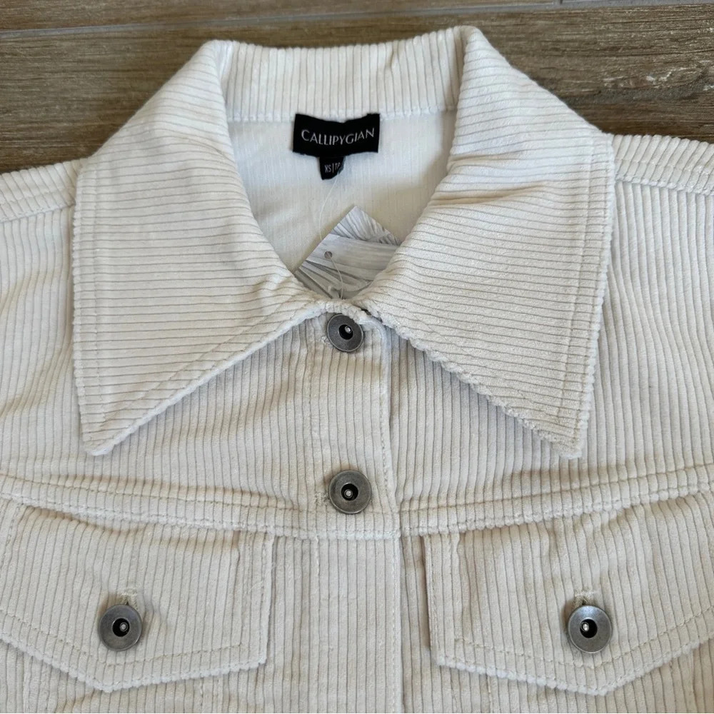 Callipygian Corduroy Trucker Jacket in Vanilla - Picture 3 of 6